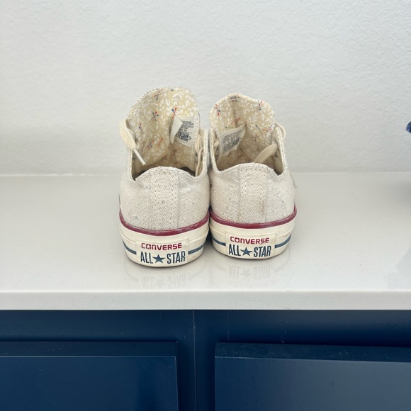 White converse - Picture 5 of 5